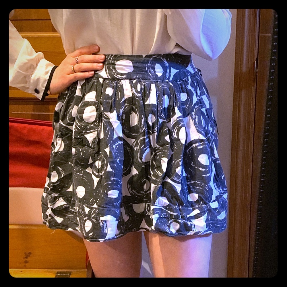 Wet seal skirt